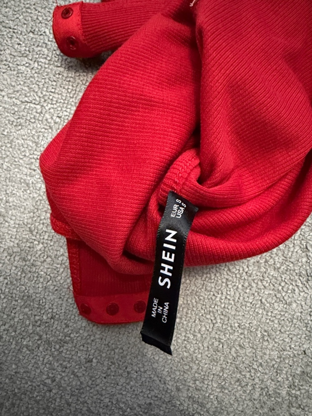 SHEIN Red Ribbed Snap-Button Bodysuit - Picture 4 of 5